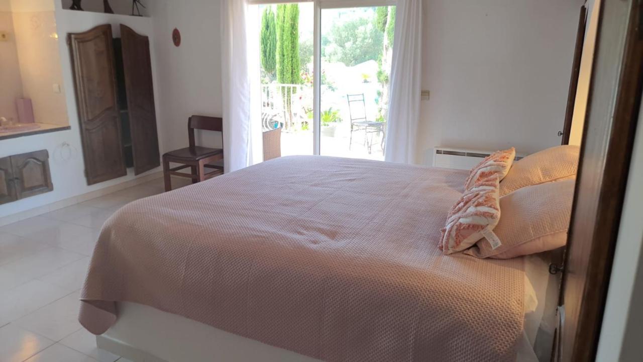 Logement La Belle Provence Le Beausset Exterior foto